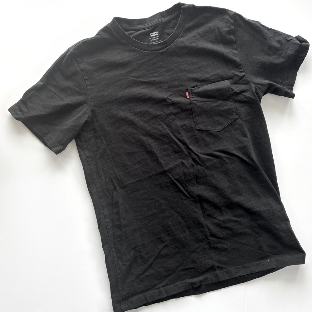 Levi’s Women’s Perfect Pocket Tee Shirt